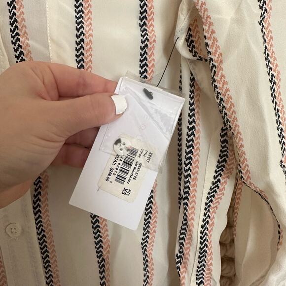 NWT: Equipment Brett Blouse - Picture 4 of 6